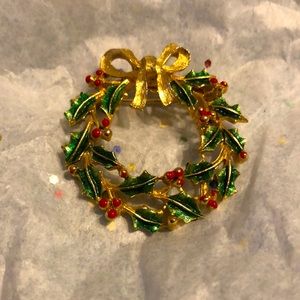 Vintage Brooch 🤶🏼